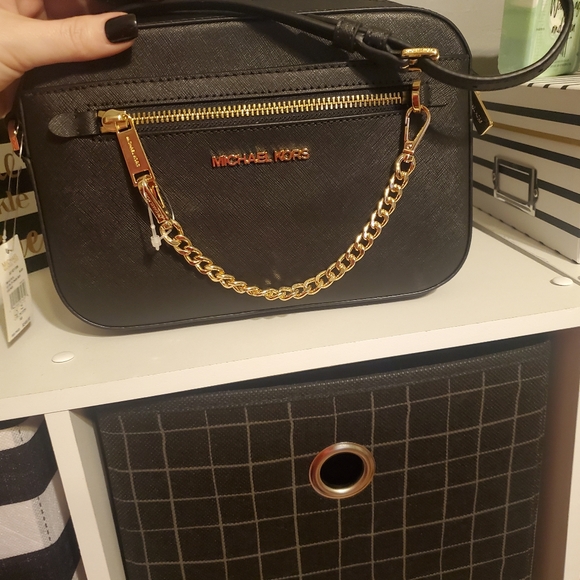 NWT Michael Kors cross body and card holder with gold hardware. - Picture 5 of 7